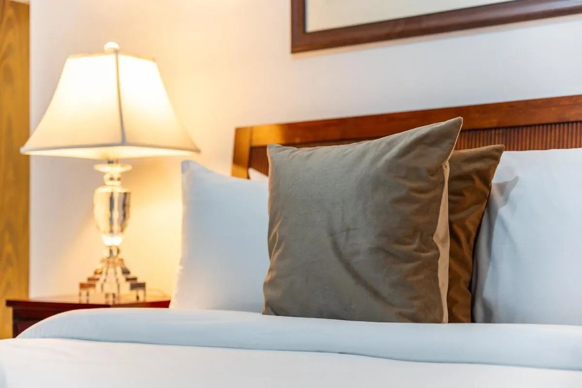 Classy 2-Bedrooms Apartment With Vintage-Inspired Furniture At Executive Tower M! Dubai 0*,